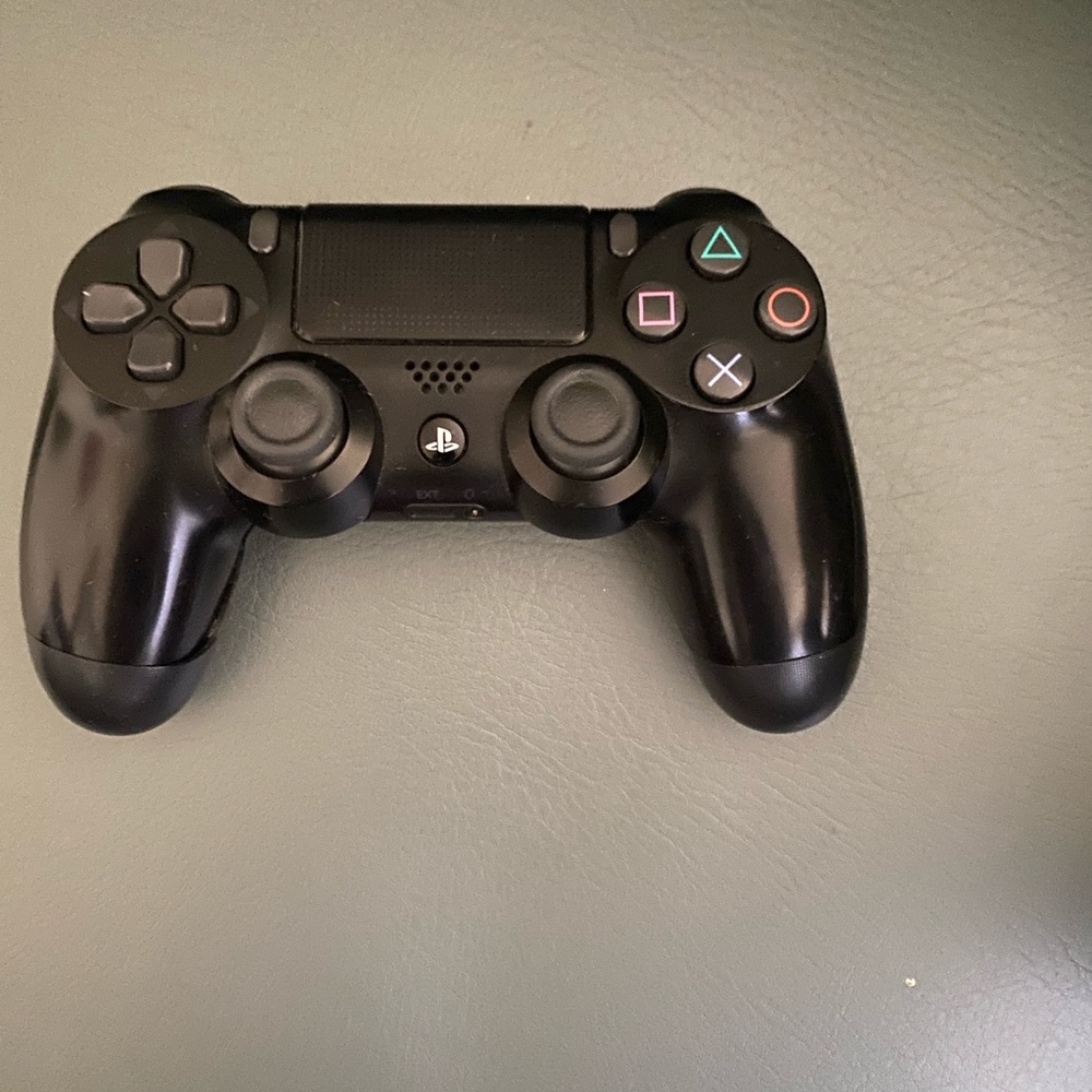 PS4 controller - Picture 3 of 5